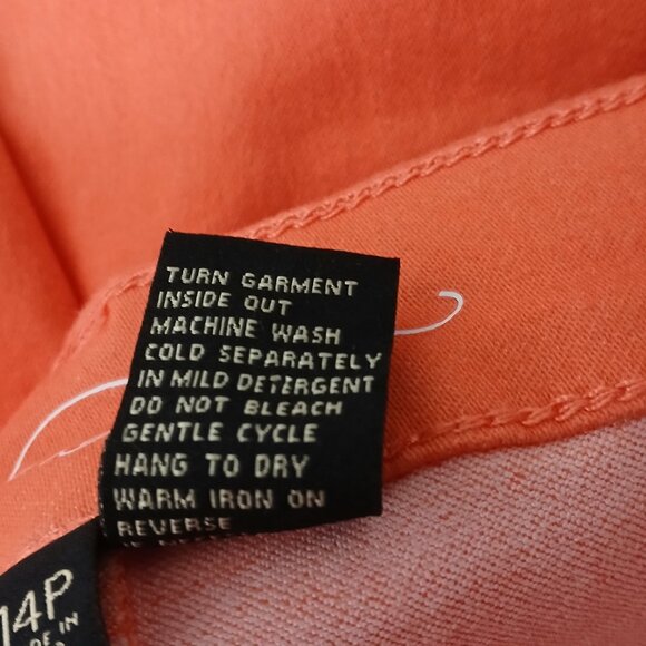 NWT DG2 Diane Gilman Pants Size 14 Petite Coral Capri Floral Embroidered Stretch - Picture 10 of 10